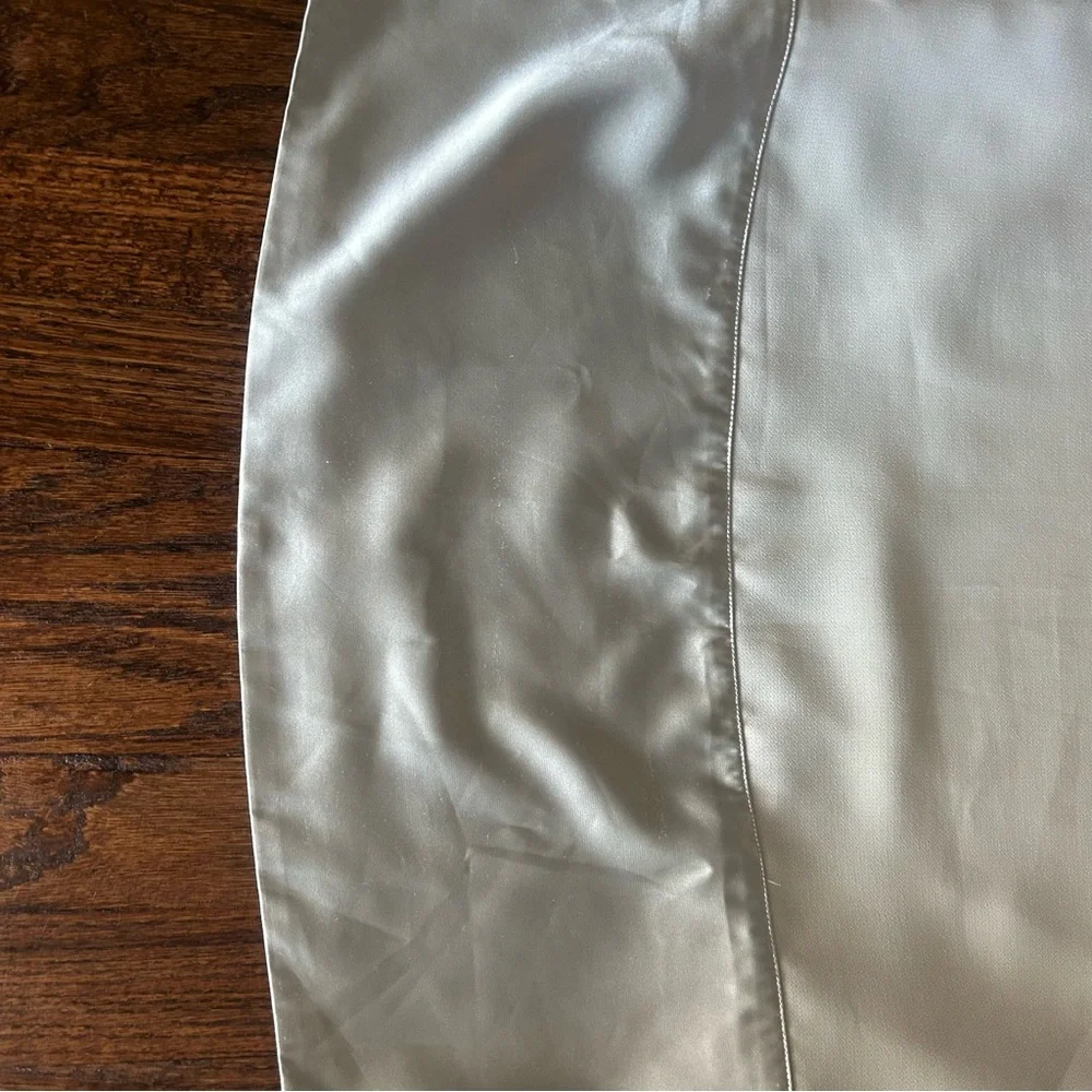 Vertigo Paris Silver Dress No Size or Material Tag
See Measurements in Listing - Picture 2 of 7